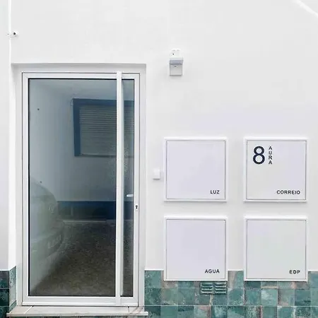 Apartment Front Sea *